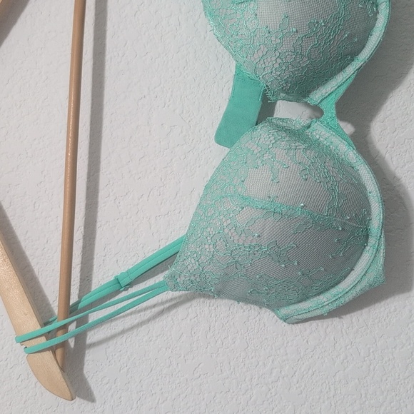 Victoria's Secret Very Sexy Push-Up Aquamarine Green Teal White Lace size 34C - Picture 2 of 7